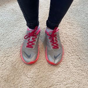 Women’s Nike shoes size 8.5
